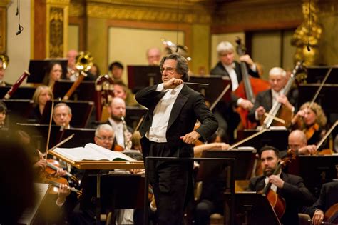 10 classical concerts to watch for fall | Lyric opera, Metropolitan ...