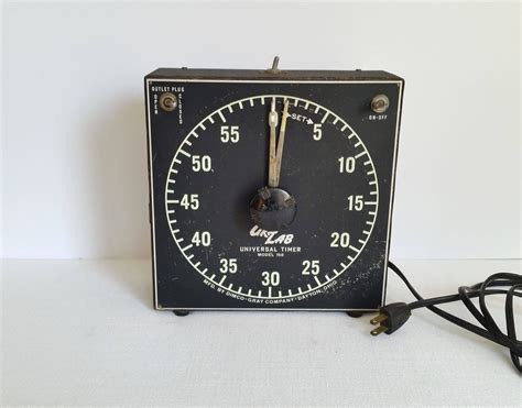 Gra-Lab Universal Timer Model 168 . Vintage Photography Developing Timer . Photo Enlarging Timer ...