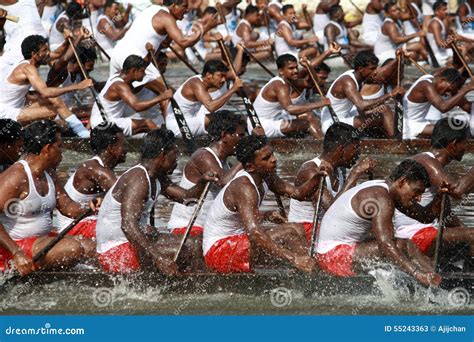 Snake Boat Teams Participate in the Nehru Trophy Boat Race Editorial ...