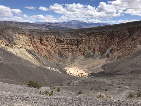 The Massive Volcanic Crater In Southern California Is An Otherworldly Hike