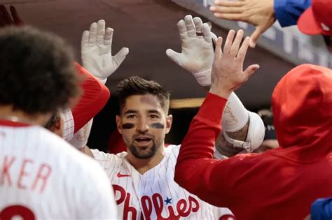 Phillies rally in 8th to beat Mariners, 6-5, amid Taijuan Walker injury scare