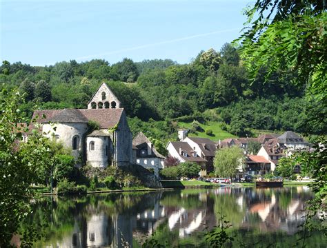 File:Beaulieu-sur-Dordogne Limousin France 2010 Kapel des Pénitents 4 ...