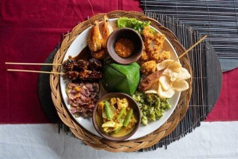 20 Popular Indonesian Street Food In Indonesia To Try