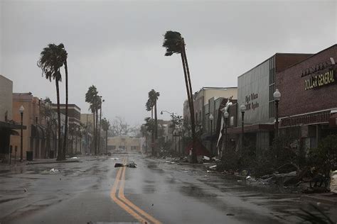 Watch: Weather Channel Meteorologist Jim Cantore Almost Impaled by ...