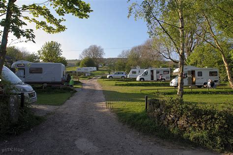 Dale Farm Rural Campsite, Bakewell, Derbyshire | Pitchup.com