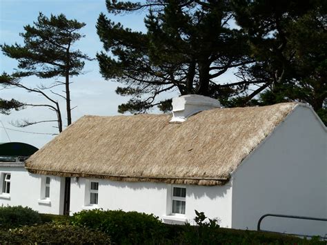 SilentOwl: Vernacular (traditional) Irish Cottage. Part One.