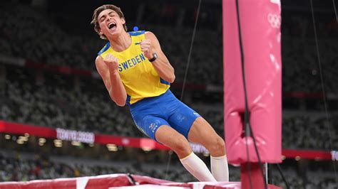 Mondo Duplantis soars to pole vault gold medal | NBC Olympics