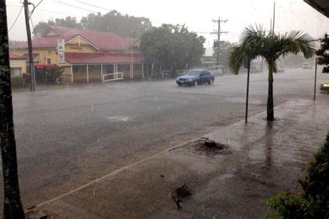 Cyclone Ita hits Queensland with 140 mph winds