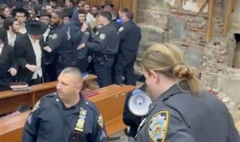 Riot breaks out inside NYC synagogue after Jewish men climb into illegal tunnels - US News ...