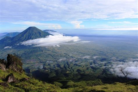 Unbelievable Sight from Mt. Sumbing, Indonesia | Tertinggi, Gunung