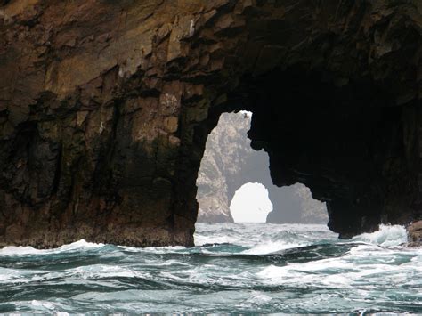 Ballestas Islands in Peru image - Free stock photo - Public Domain photo - CC0 Images