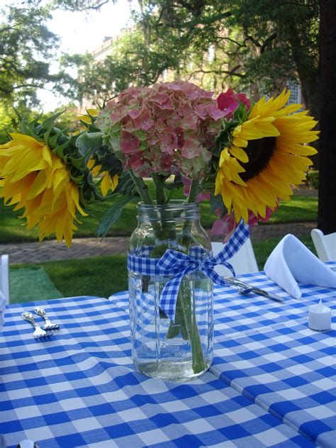 simple flowers suitable for a picnic. | Simple flowers, Table decorations, Decor
