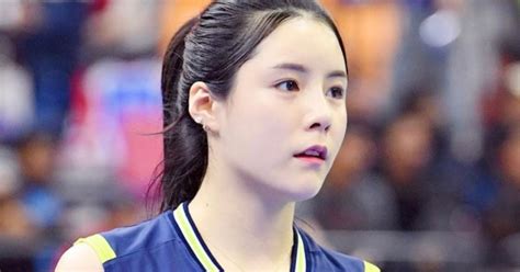 Pemain “Volleyball Twins” Korea Selatan Lee Da Young Menghadapi ...