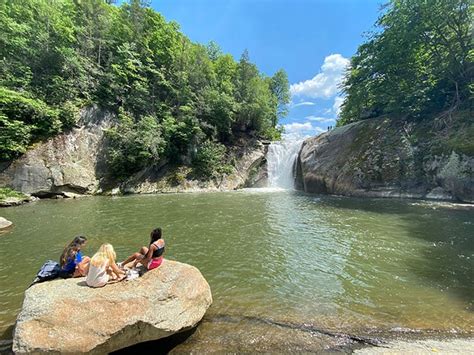 How to See 50-ft Elk River Falls (Trail and Safety Tips)