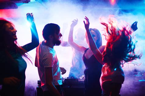 5 Ways to Transform Your Nightclub POS