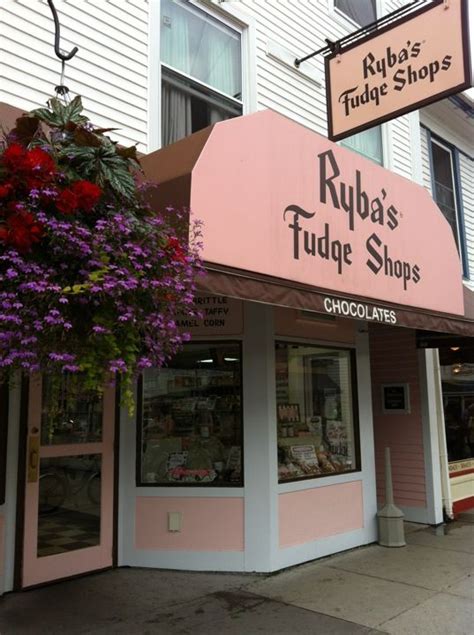 Ryba's Fudge Shop in Mackinac Island, MI | See the Great Lakes with M…