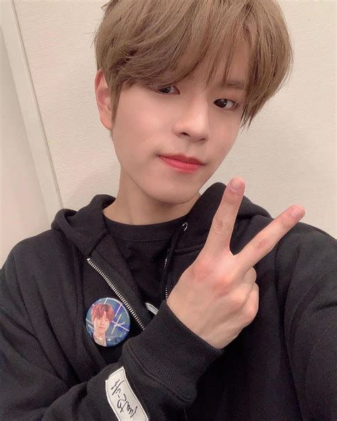 Pin by 亮闪闪的星 on SKZ | Stray kids seungmin, Stray, Kids