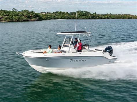 2022 Bayliner Trophy T24CC Boat Test, Pricing, Specs | Boating Mag