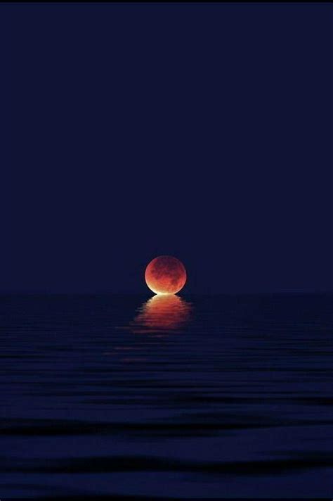 Moon kisses the sea, red moon - image #3354193 by winterkiss on Favim.com