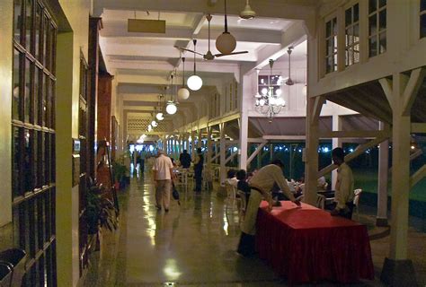 Bombay Gymkhana | Somebody should get those lights replaced.… | Flickr