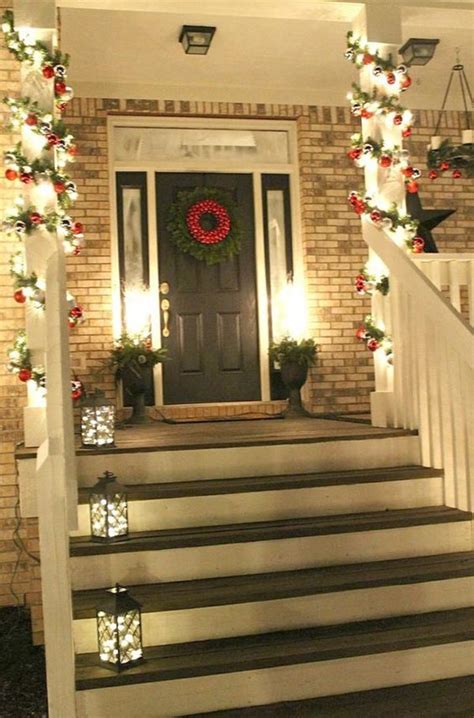 15 Christmas Decorating Ideas For Your Entrance - WooHome