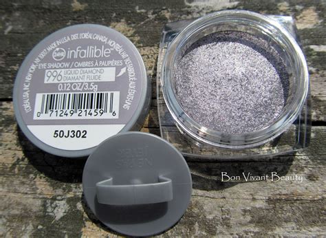 Bon Vivant Beauty: L'Oreal Infallible Eyeshadow in Liquid Diamond