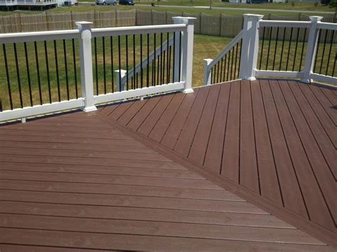 Trex Composite Decking, Vinyl Rail System, Black Aluminum Balusters ...