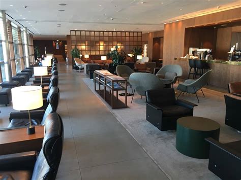 Cathay Pacific Business Class lounge Heathrow review - Turning left for ...