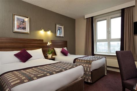 Hotels in Galway Bay Ireland - Jurys Inn Galway on the Seafront