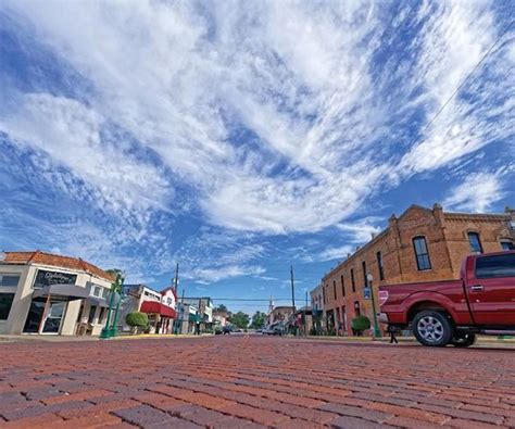 Discover the Charm of Mineola, Texas