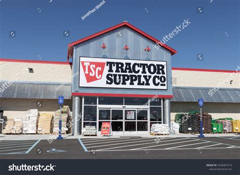 152 Tractor supply company Images, Stock Photos & Vectors | Shutterstock