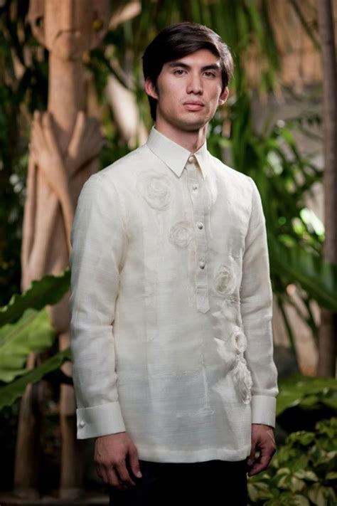 08c1d3de-073f-40a2-b06f-b0f2c6052f9b.jpg (640×960) | Power dressing, Barong tagalog, Barong