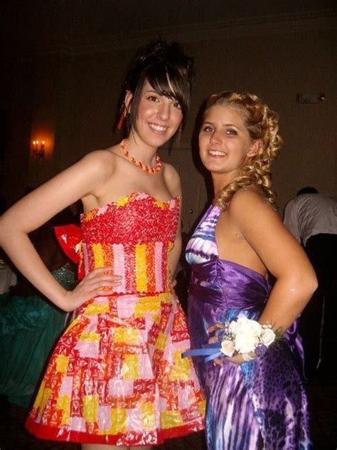 28 Real-Life Prom Dress Fails - Wtf Gallery | eBaum's World