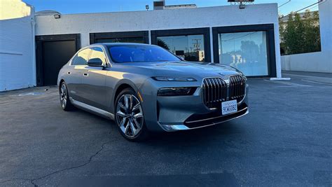 2023 BMW i7 Review: A comfy lounge on wheels - The Torque Report