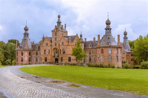 41 Best Belgian Castles and Chateaus (Photos)