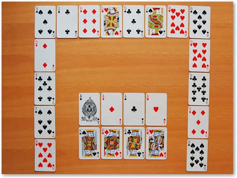 Solitaire Games | Crescent Solitaire Screenshot