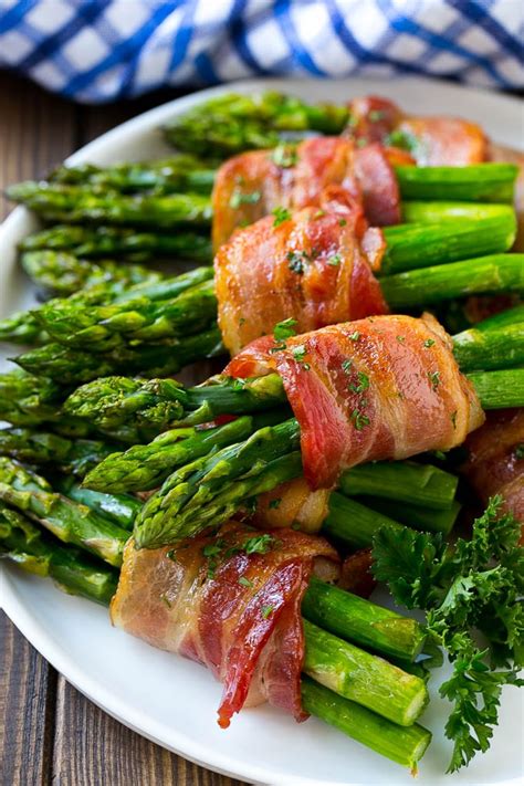 Bacon Wrapped Asparagus - Dinner at the Zoo