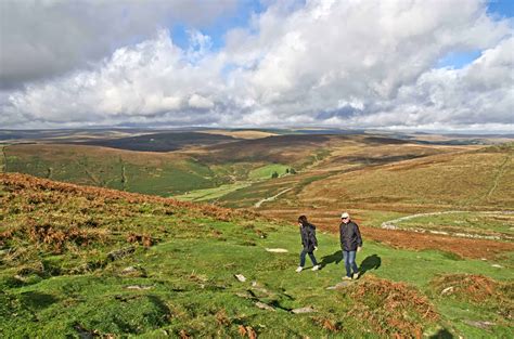 guests-walking-dartmoor | Unique Devon Tours