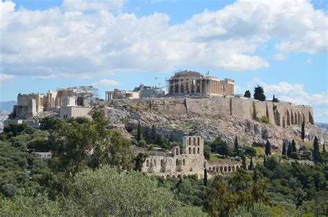 Looking at the Acropolis of Athens from Modern Times to Antiquity