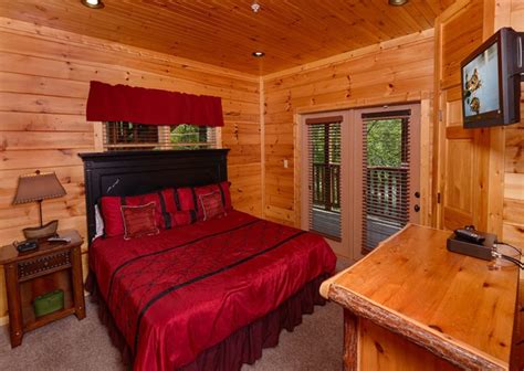 Gatlinburg Cabin Rentals - Bearskin Lodge