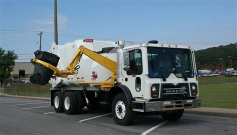 Heil® Rapid Rail® Automated Sideloader Garbage Truck - Sideload Trash Truck Bodies | Heil