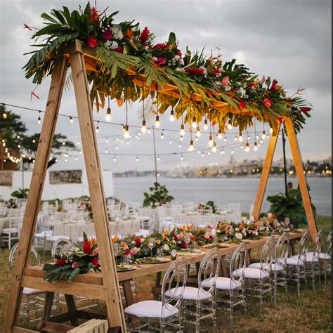 27 Tropical Wedding Ideas for an Island-Inspired Celebration