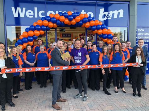 Glasgow Children's Hospital Helps to Open New Auchinlea B&M Store