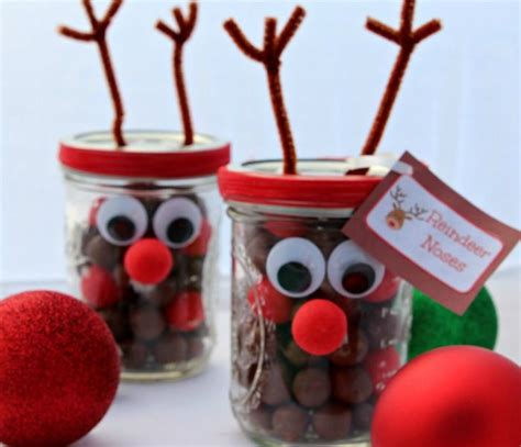 Here’s a super fun and easy DIY Christmas Craft – Mason Jar Reindeer Noses! These make for ...