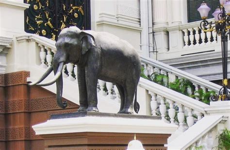 Modern Popular Bronze Life Size Large Outdoor Elephant Statue