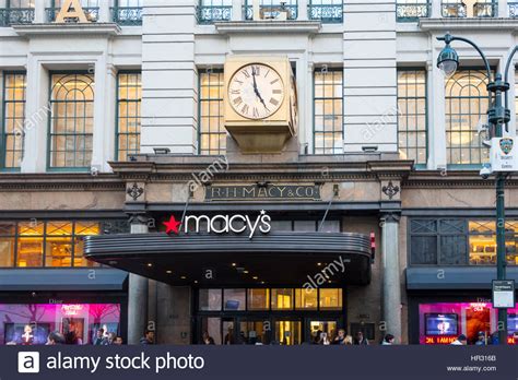 Main entrance to Macy's Herald Square in New York City Stock Photo - Alamy