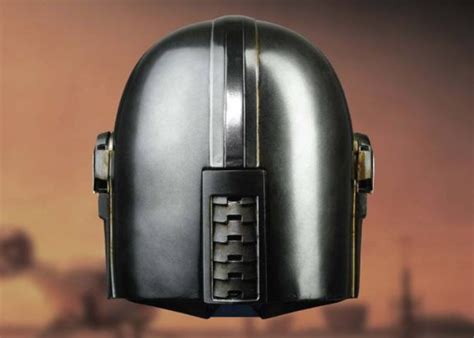 Full size official Mandalorian replica helmet $650 - Geeky Gadgets