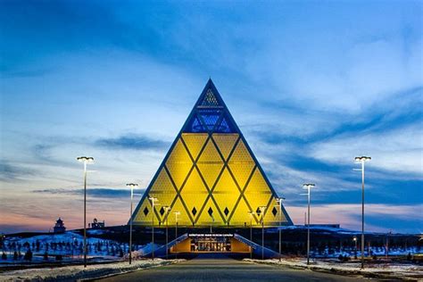 paleis-vrede-en-verzoening-9 | Famous buildings, Pyramids, Building