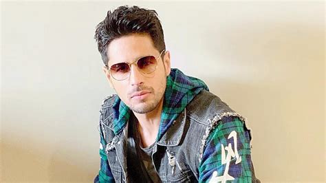 Mission Majnu: Sidharth Malhotra shoots for the film despite knee injury