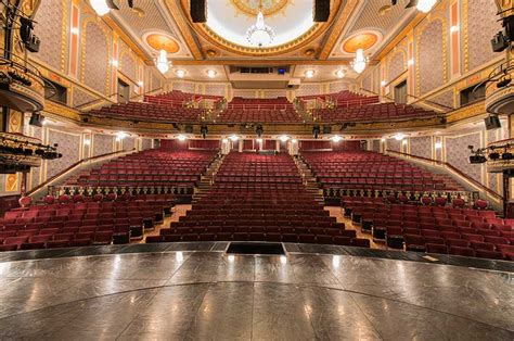 Richard Rodgers Theatre with 8.12.163.8 Meteor historic theater chairs manufactured by Irwin ...